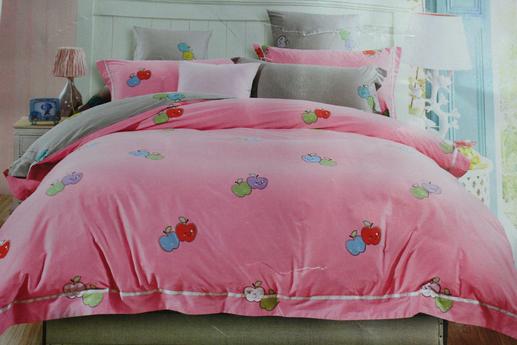 Сатин для постельного белья, яблочки на насыщенно-розовом фоне | Textile Plaza