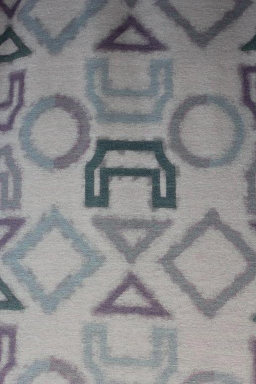 Трикотаж ARMANI геометрический принт на бежево-сером фоне | Textile Plaza