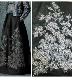 Органза Alberta Ferretti серебряный цветочный принт на черном фоне | Textile Plaza