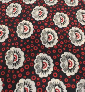 Шовк Італія квітковий принт і червоні кола на чорному фоні | Textile Plaza