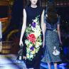 Шовк з еластаном Dolce&Gabbana яскравий квітковий принт на чорному фоні (купон) | Textile Plaza