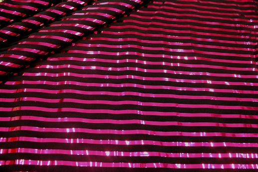 Трикотаж масло колір чорний з рожевою смугою | Textile Plaza