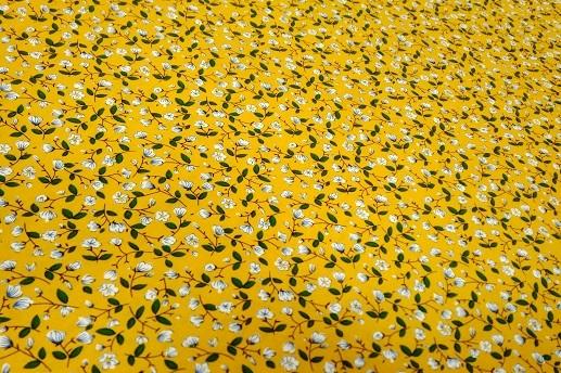 Вискоза штапель принт мелкие цветы на желто-горчичном | Textile Plaza