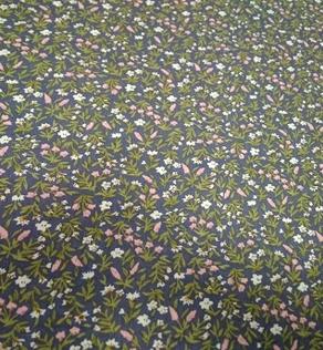 Вискоза штапель принт мелкие цветы на графитовом | Textile Plaza