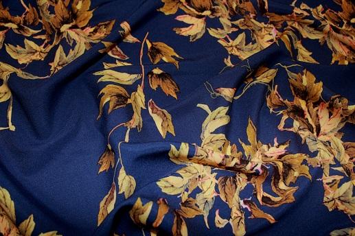 Шелк CHANEL коричневый лиственный принт на синем фоне  | Textile Plaza