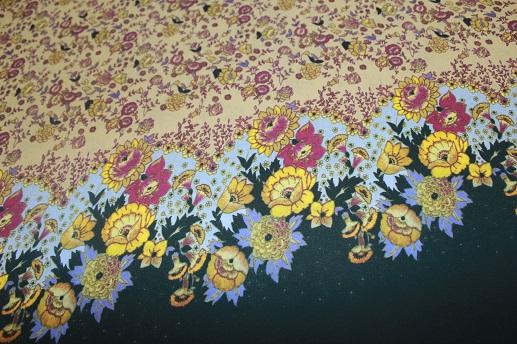 Шелк Италия цветы бежевые Gucci (остаток 150см,) | Textile Plaza
