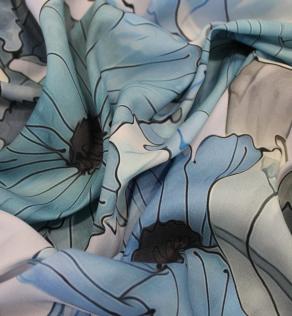 Креп-шелк Италия цветы в серо-голубых тонах | Textile Plaza