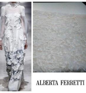 Органза Alberta Ferretti вишитий квітковий принт на молочному фоні | Textile Plaza