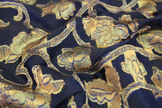Органза Alberta Ferretti золотой цветочный принт на синем фоне  | Textile Plaza