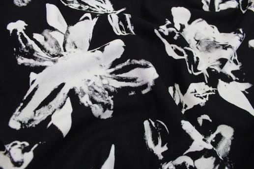Трикотаж, белые цветы на черном | Textile Plaza