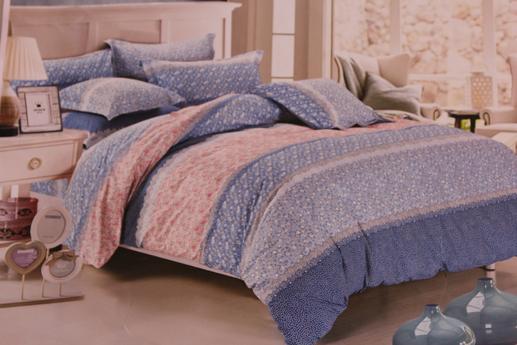 Сатин для постельного белья, мелкие цветы, розово-голубой фон | Textile Plaza