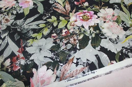 Шовк квіти рожево-бузкові на чорному D&G | Textile Plaza
