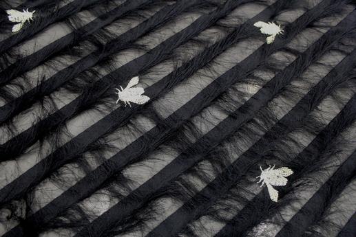 Шифон вишивка з бахромою бджілки на чорному | Textile Plaza