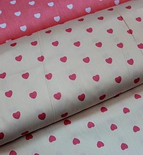 Сатин для постельного белья, розовые сердечки на персиковом | Textile Plaza