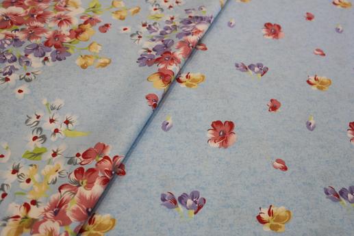 Тканина для постільної білизни, квіти на ніжно-блакитному | Textile Plaza