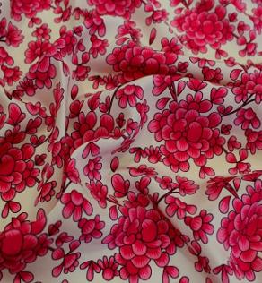 Шелк Италия розовый цветочный принт на белом фоне  | Textile Plaza