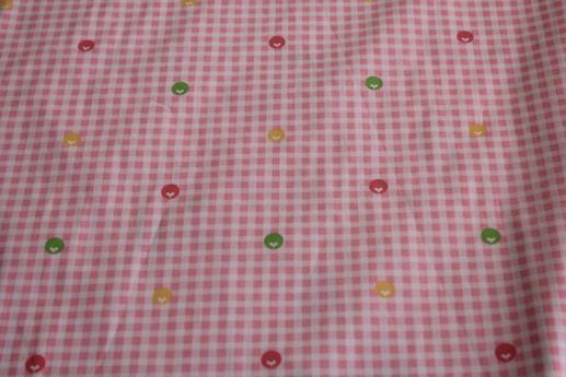 Тканина для дитячого постільної білизни, іграшки на рожевому фоні у клітинку (компаньйон) | Textile Plaza
