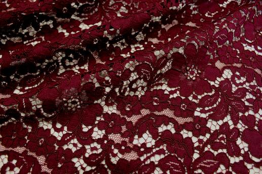 Гипюр Италия цветочный узор бордовый (марсала) | Textile Plaza
