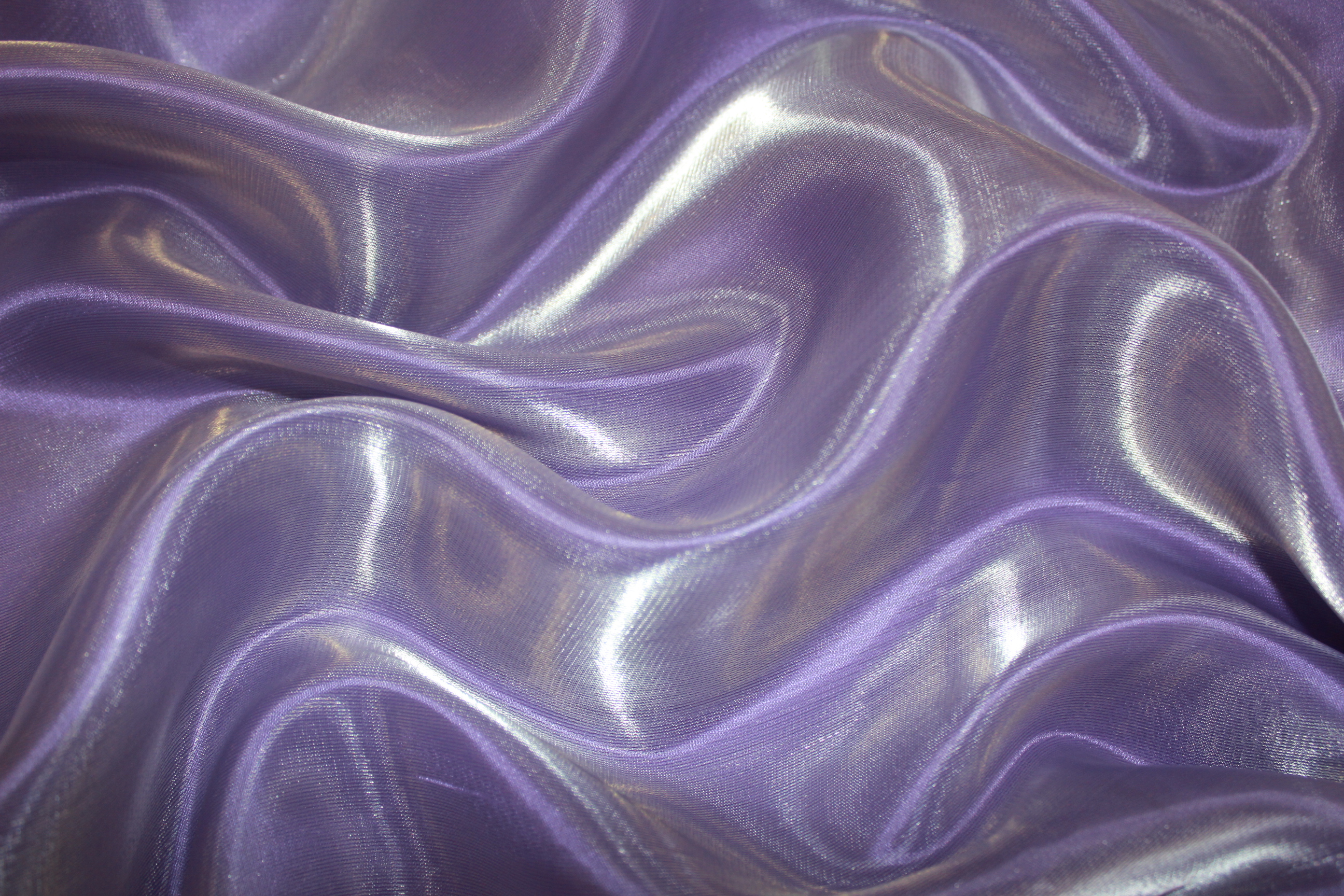 Перламутровая ткань. Органза перламутровая. Перламутровый фиолетовый. Перламутровая сиреневая ткань.